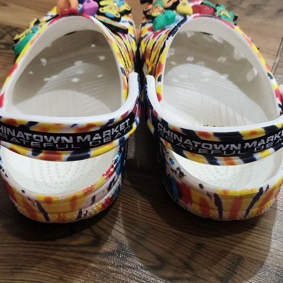 Crocs Rare Grateful Dead X Chinatown Market Tie Dye Dancing Bear Jibits W7 M5 - Picture 2 of 10